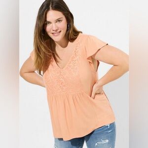 NWT Torrid 2 Super Soft Vneck Lace Ruffle Top